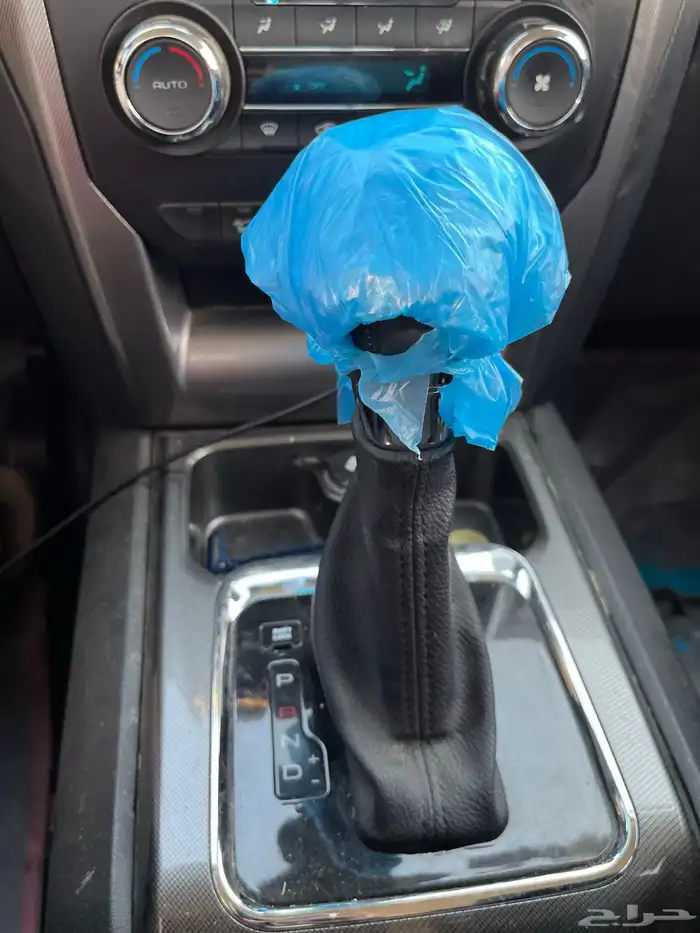 السلام عليكم  اعرض لكم سيارتي من نوع جيب  المهندرا 1