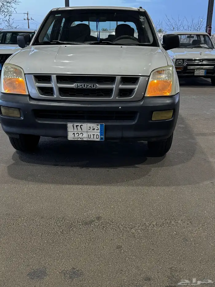 اسيزو 2004مكينه وقير ممتازه جدا  مفحوص مجدد ماشيه 200 0