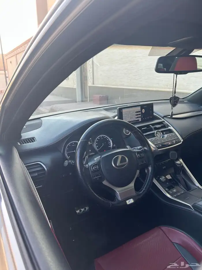 للبيع لكزس NX-F300 مالك اول 5