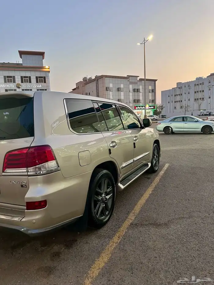 جيب لكزس 2014 7