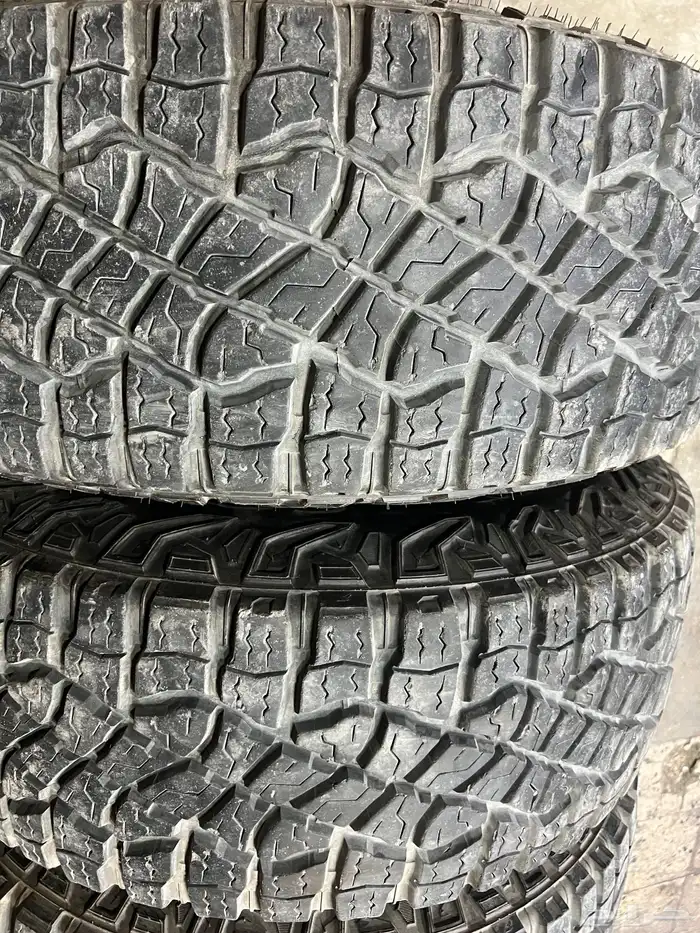 كفرات جدير أمريكي مقاس 325 65 18 4