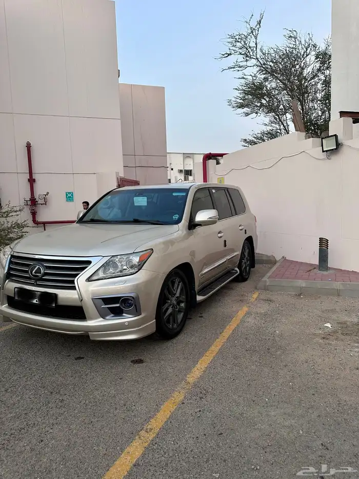 جيب لكزس 2014 1