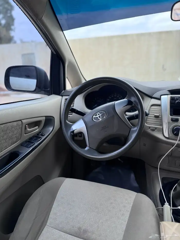 انوفا 2012 نضيفه للبيع 17