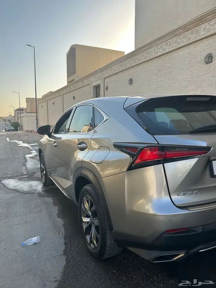 للبيع لكزس NX-F300 مالك اول 3