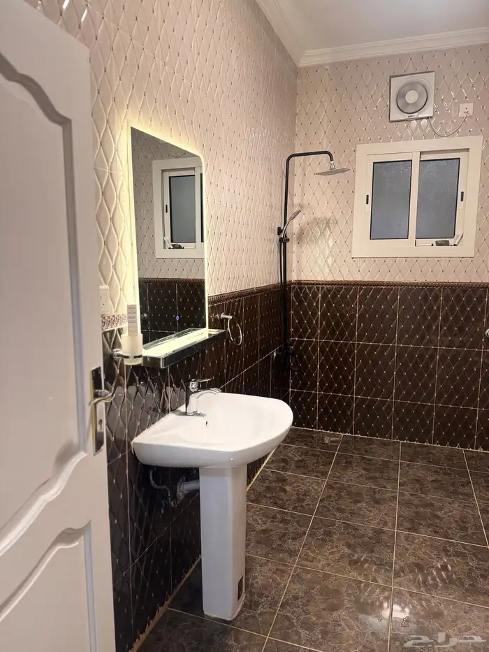 شقة مفروشة 3 غرف وصالة جوار ممشى الهجرة 1