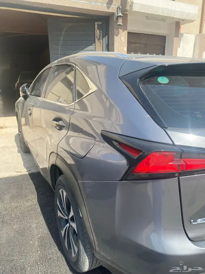 لكزز NX300 2