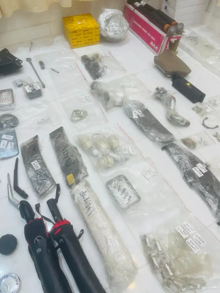 قطع مرسيدس شبح نظيف وعلى الشرط 11