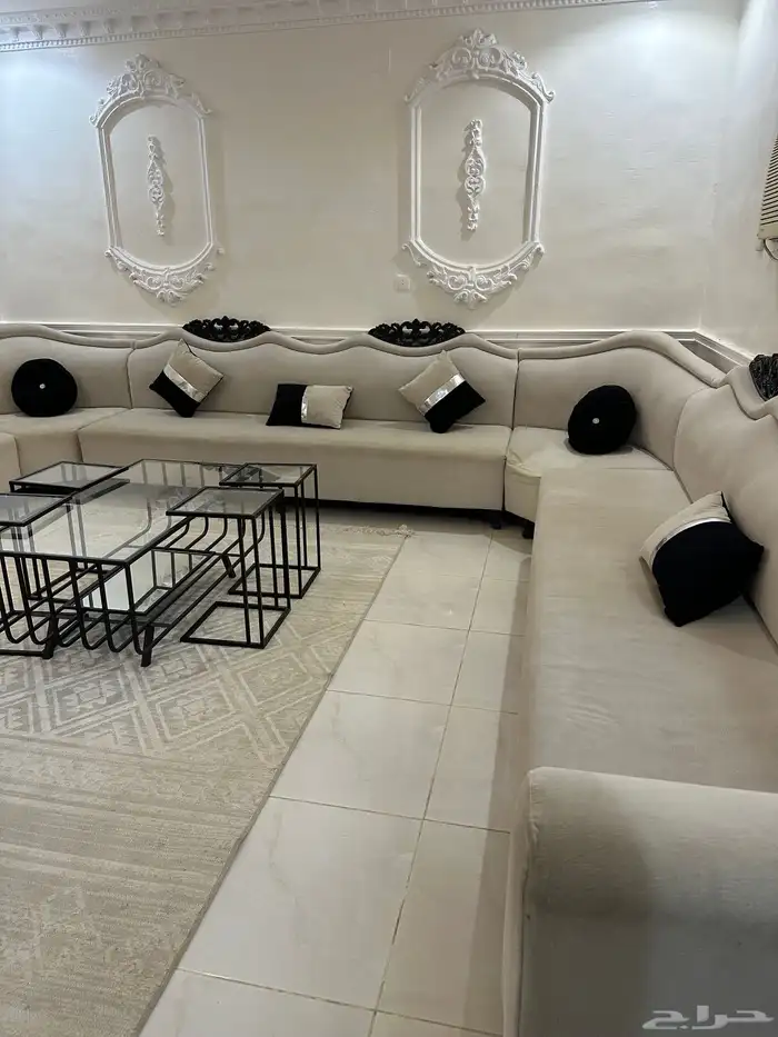 كنب جديد سبب اللبيع النقل من البيت مع الطاولات والزوليه 4