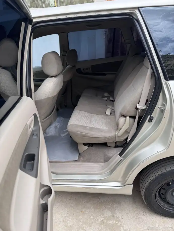 انوفا 2012 نضيفه للبيع 14