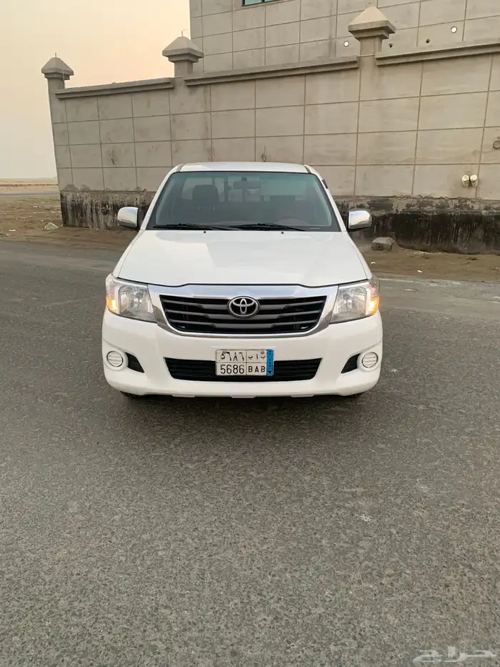 هايلوكس 2015 عبداللطيف جميل مالك واحد من الوكاله تم البيع 2