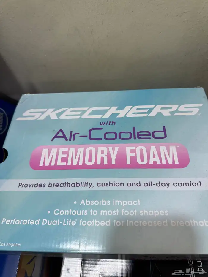 women Skechers size 37 6