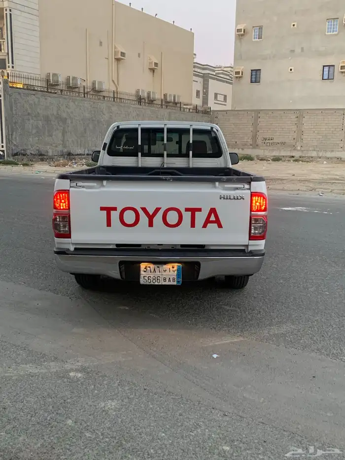 هايلوكس 2015 عبداللطيف جميل مالك واحد من الوكاله تم البيع 7