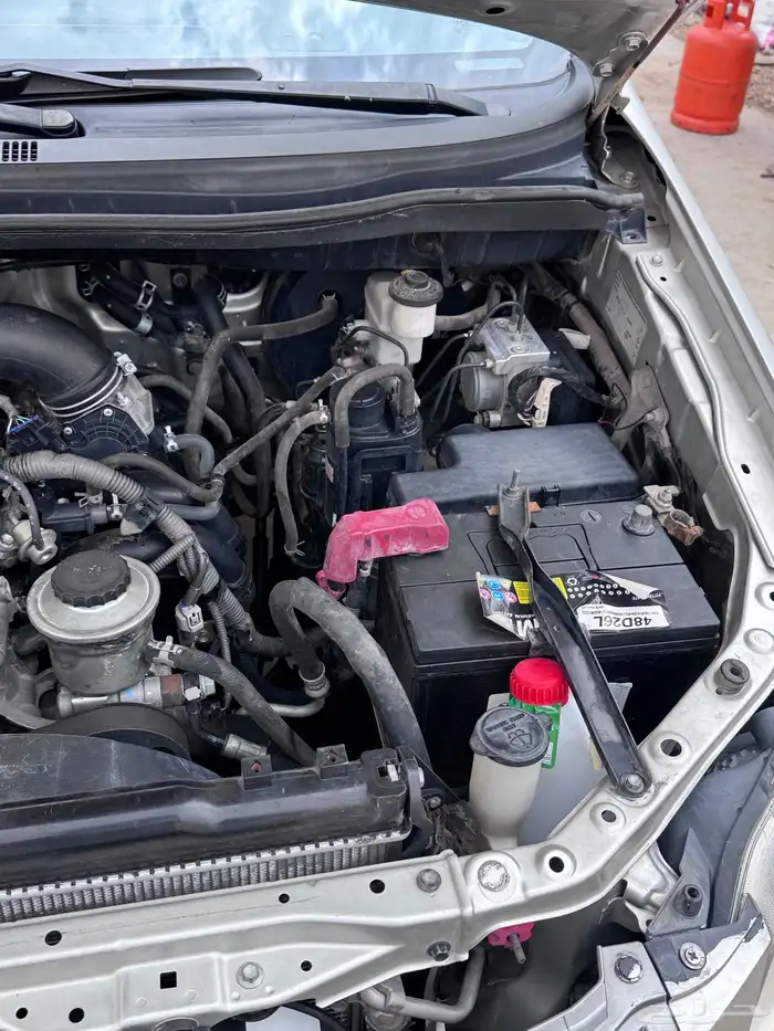 انوفا 2012 نضيفه للبيع 3