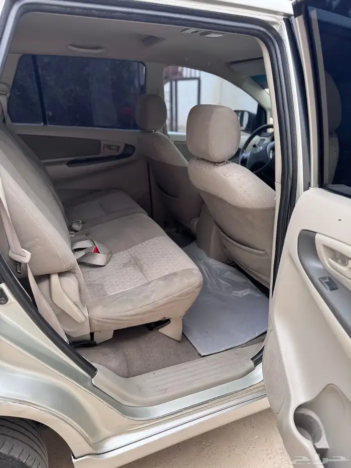 انوفا 2012 نضيفه للبيع 25