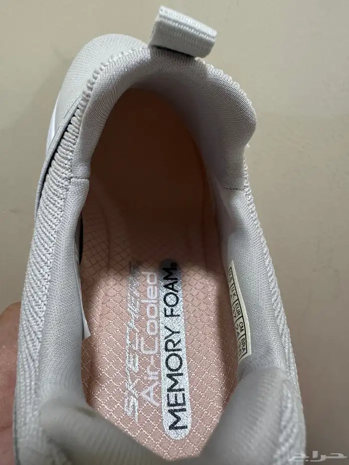 women Skechers size 37 3