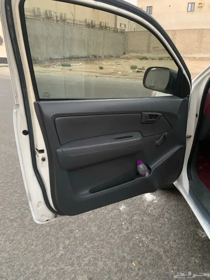 هايلوكس 2015 عبداللطيف جميل مالك واحد من الوكاله تم البيع 15