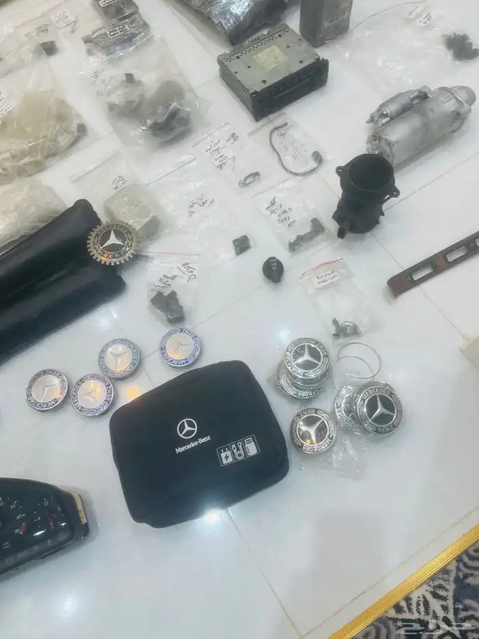 قطع مرسيدس شبح نظيف وعلى الشرط 10
