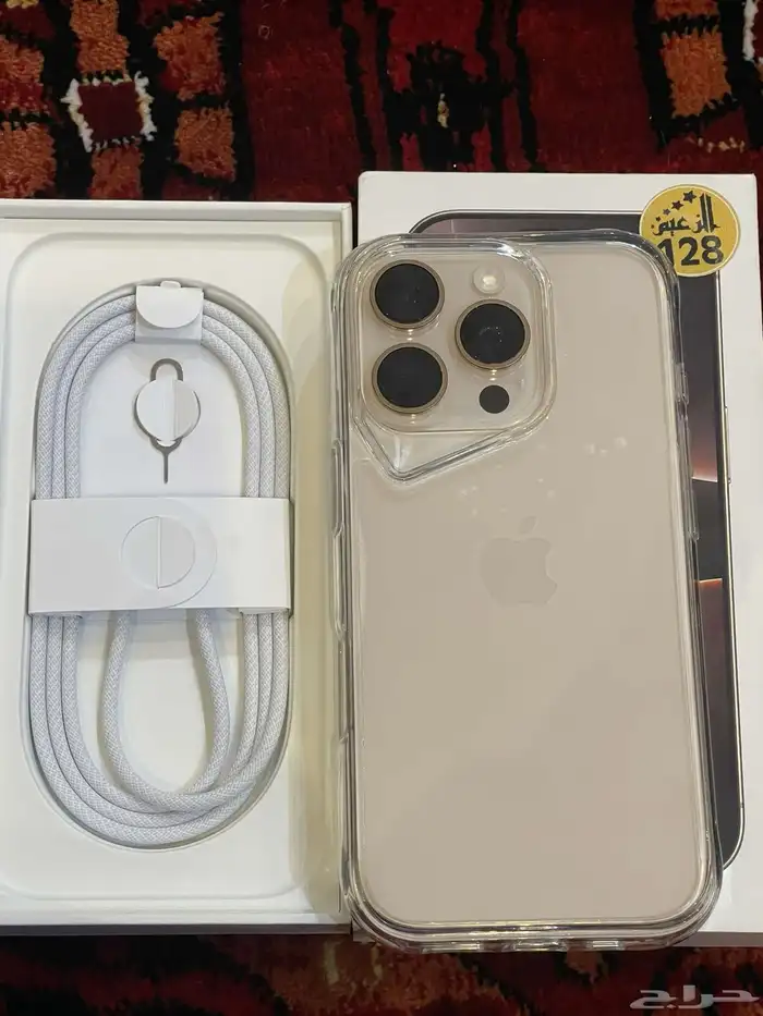 ايفون جديد غير مستخدم جديد معاه شاحن بس مفتوح الكرتون 1