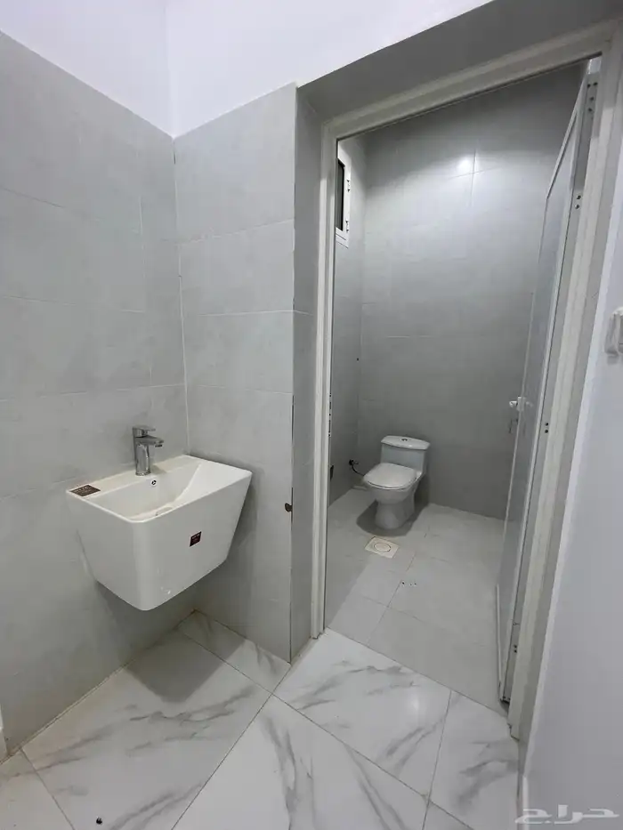 للبيع عمارة تجاريي سكني حي الريان حفر الباطن 9