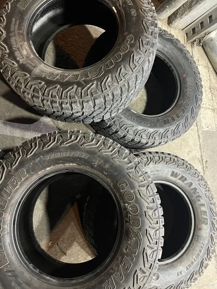 كفرات جدير أمريكي مقاس 325 65 18 5