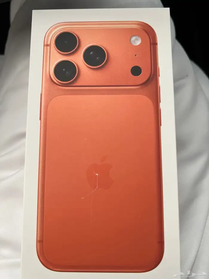 ايفون air سماوي . وآيفون برو برتقالي iPhone 17 2