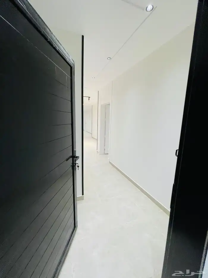 للبيع الآن شقق تمليك علوي مع سطح السعر 500 الف حي الضيافة 15