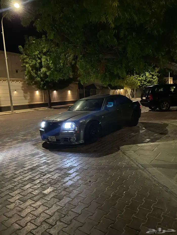 كلايزر srt8 مكينة 6.1 hemi مزود 8