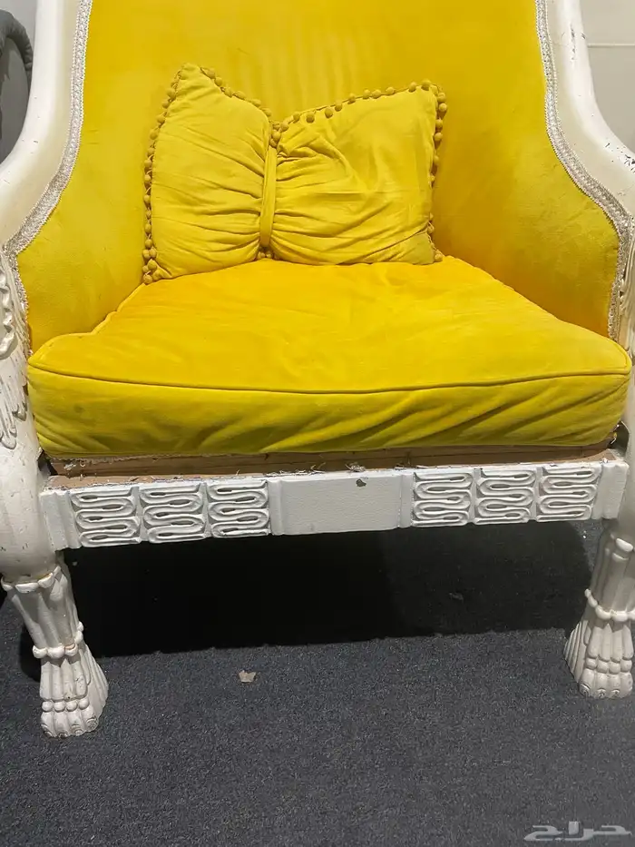 طقم كنب مع كرسيين وطاوله 1