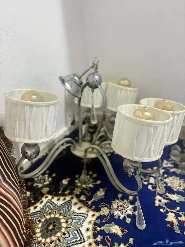 النجفة حبتين كبيرة خمسة أنوار  نظيفة وجديدة 1