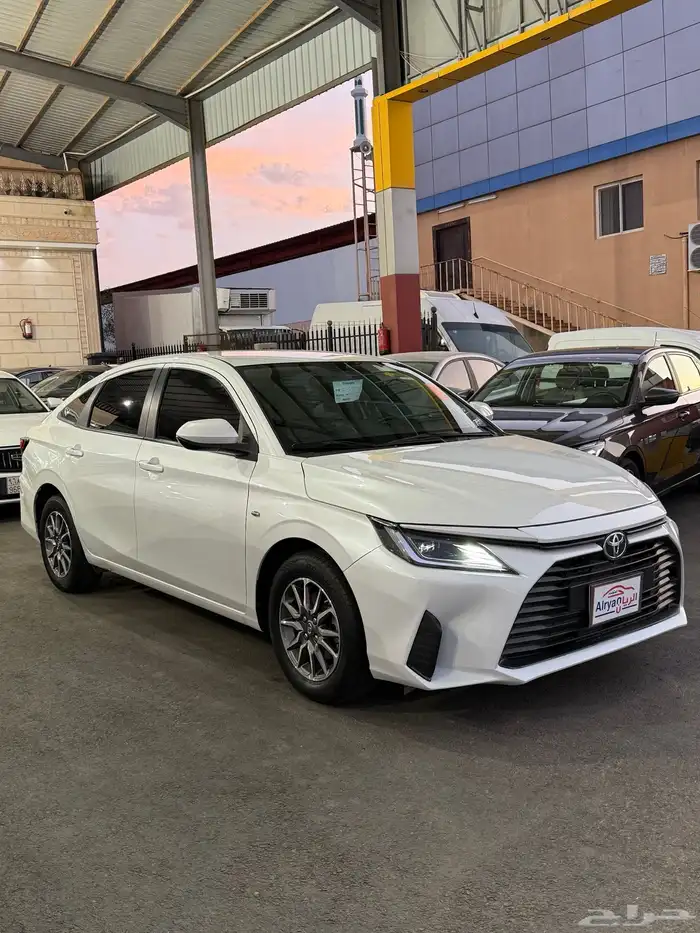 تويوتا يارس 2023 1