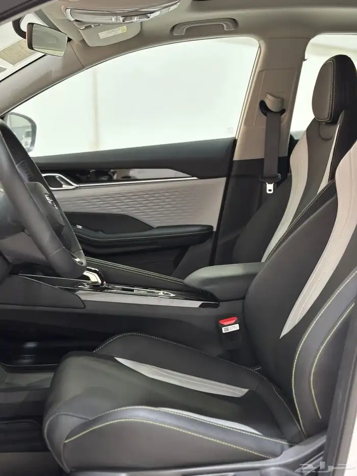 جيلي كولراي موديل 2025 نص فل GK عرض اليوم الوطني 4