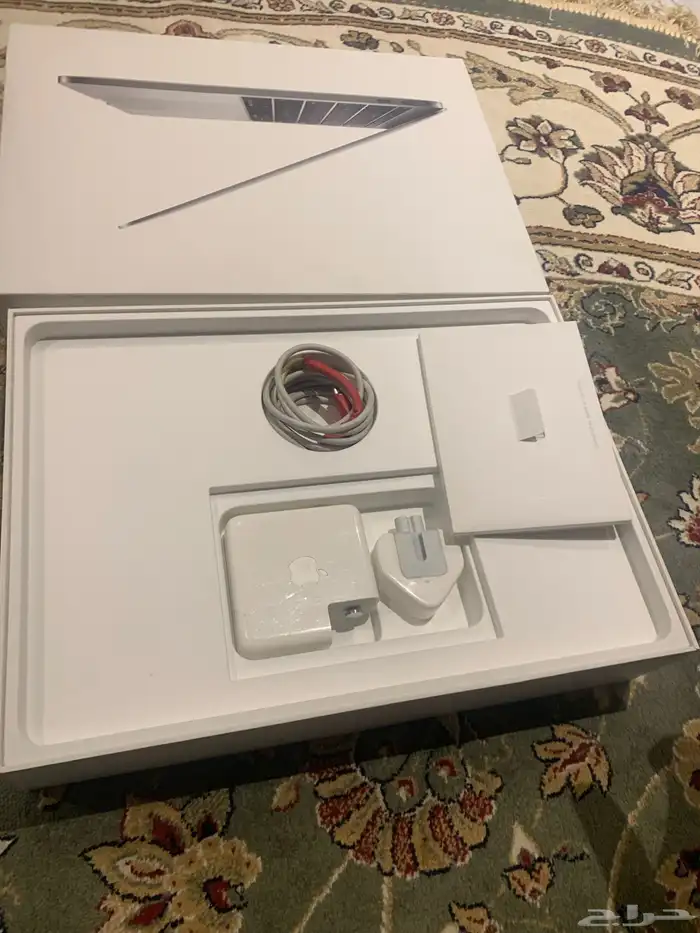 كمبيوتر Apple إصدار 2017 1
