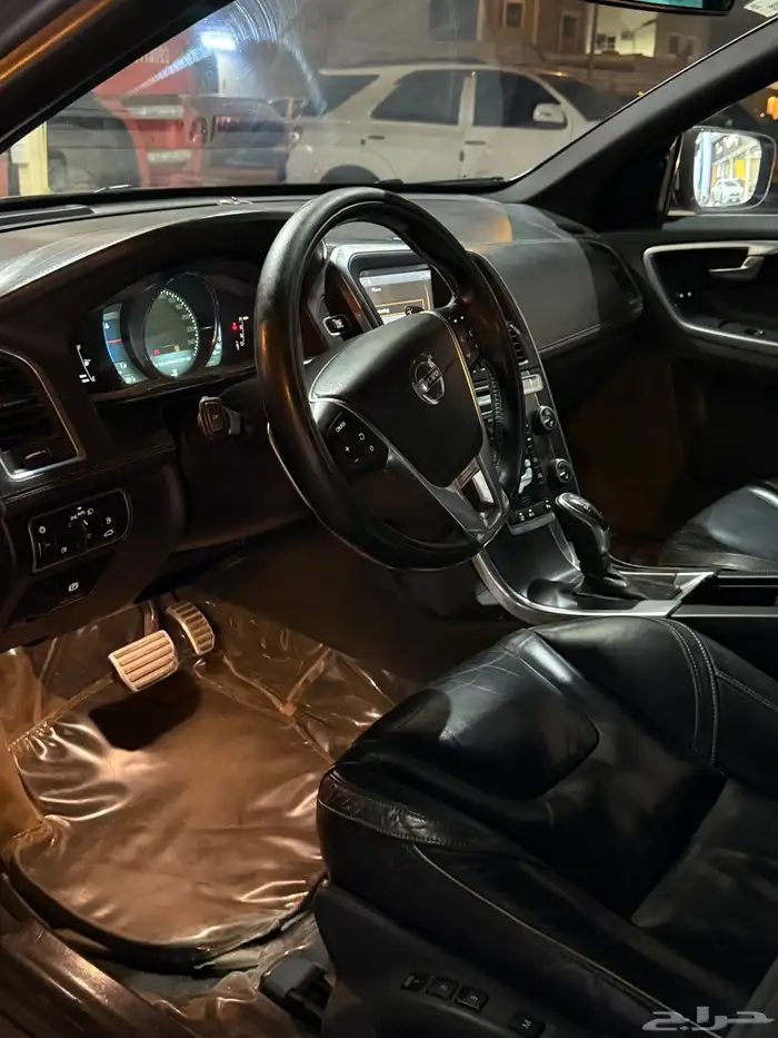 فولفو XC60 2014 فل كامل 21