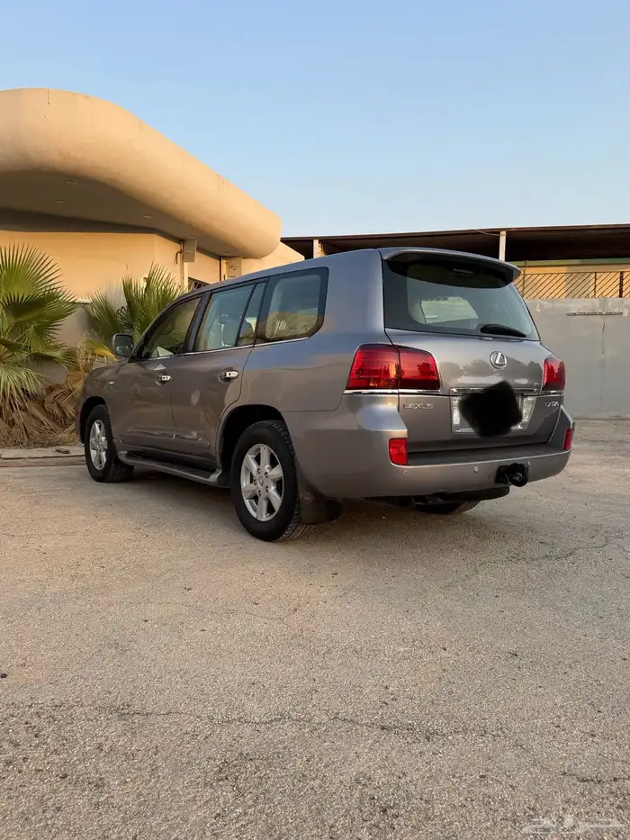 لكزس LX570 .2009 7