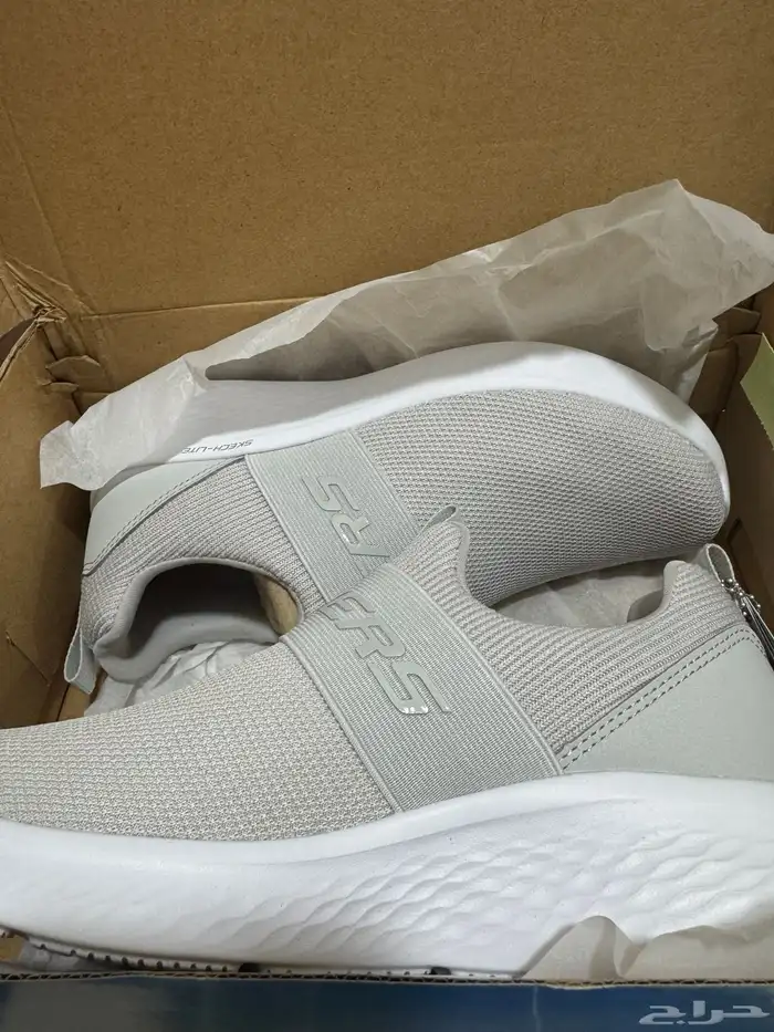 women Skechers size 37 4