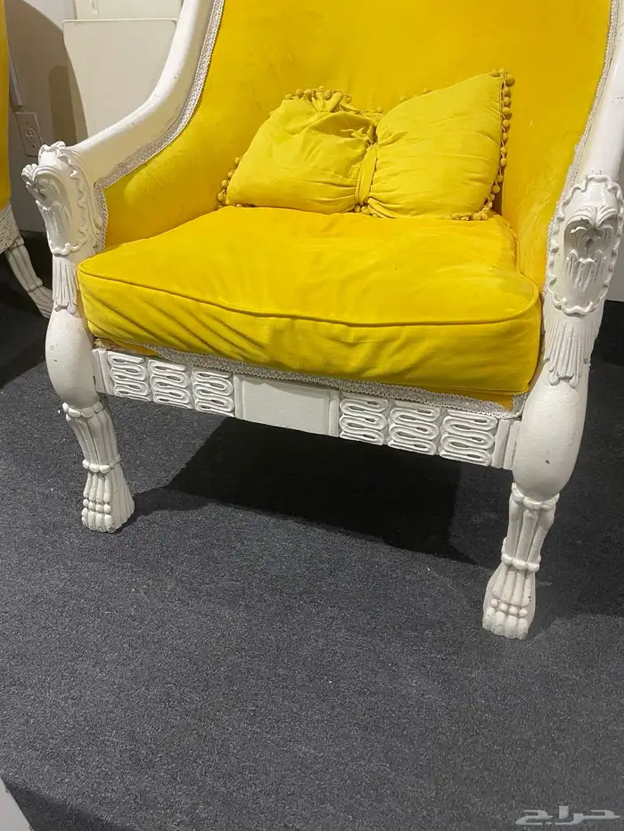 طقم كنب مع كرسيين وطاوله 2