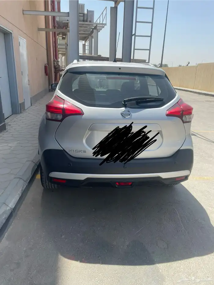 نيسان 3
