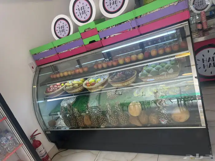 ثلاجة عرض فواكه او عصيرات كبيرة 0