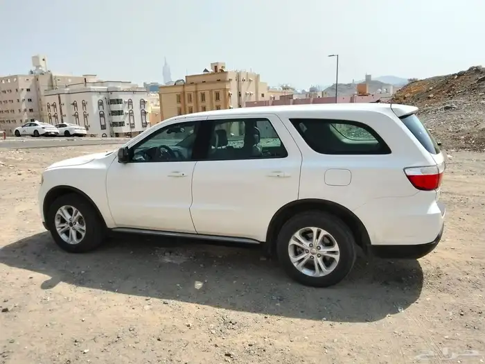 دوج دورانجو 2012. نظيف 7