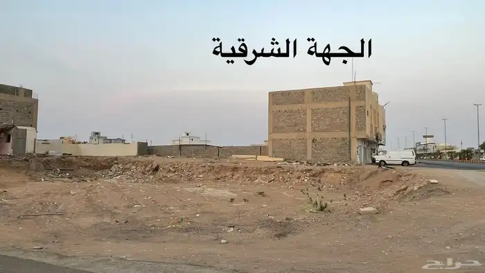 فرصة لاتفوتك عمارة تجارية فيها خمس محلات على الشارع العام 6