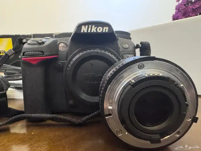 كاميرا نيكون Nicon D7000 بحالة ممتازة للبيع 9