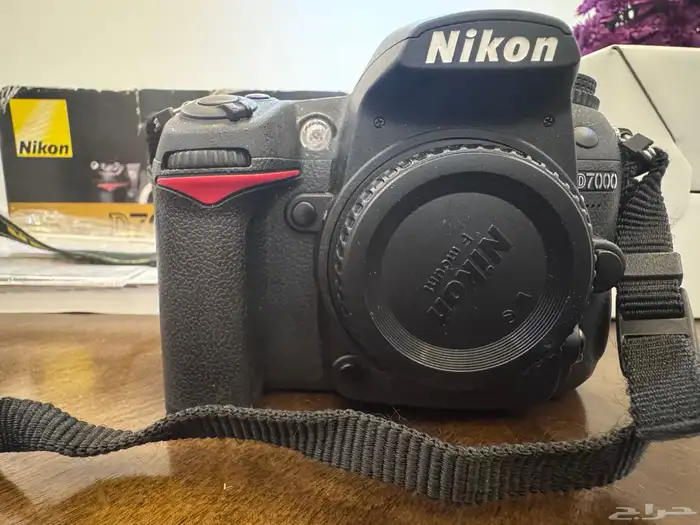كاميرا نيكون Nicon D7000 بحالة ممتازة للبيع 4