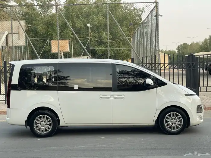 هيونداي ستاريا 2022 ديزل وكالة نص فل 4