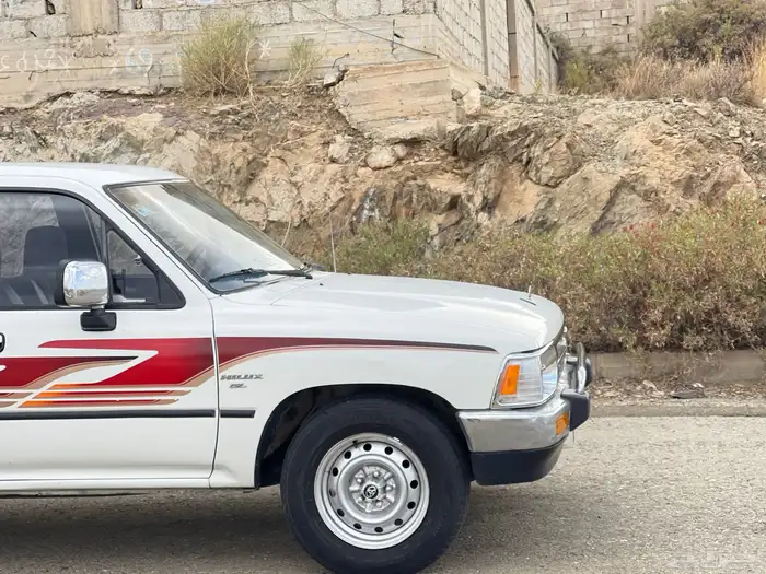 هايلوكس GL موديل 1992 قمة في النظافة. 3