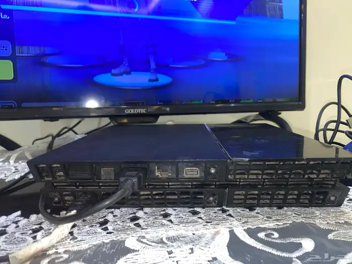 للبيع سوني فور 4