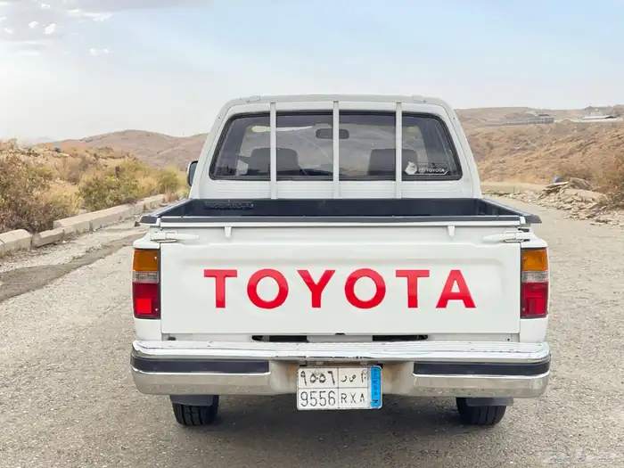 هايلوكس GL موديل 1992 قمة في النظافة. 7