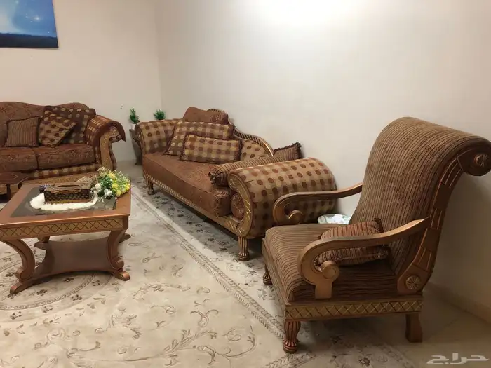 كتب مجلس للبيع بدون السجادة مع طاولة 0