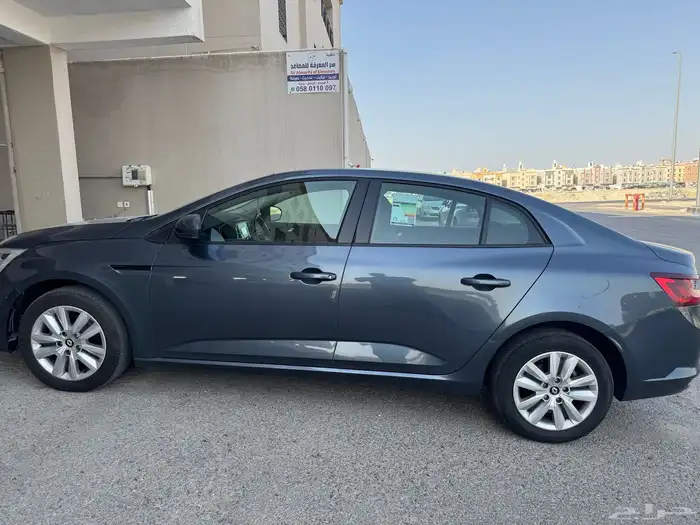 رينو 2023 4