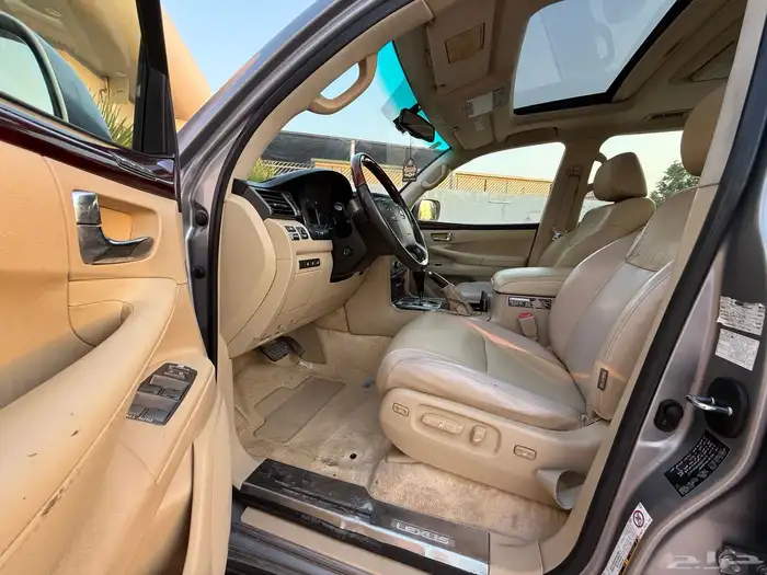 لكزس LX570 .2009 8