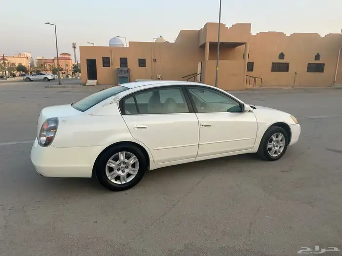 للبيع التيما 2005 نظيفه 2